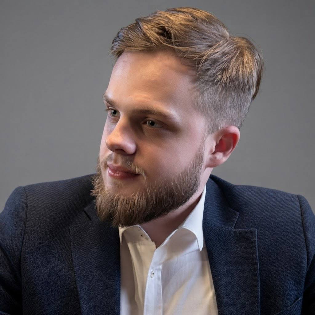 Степан Ялов, автор Lead Code